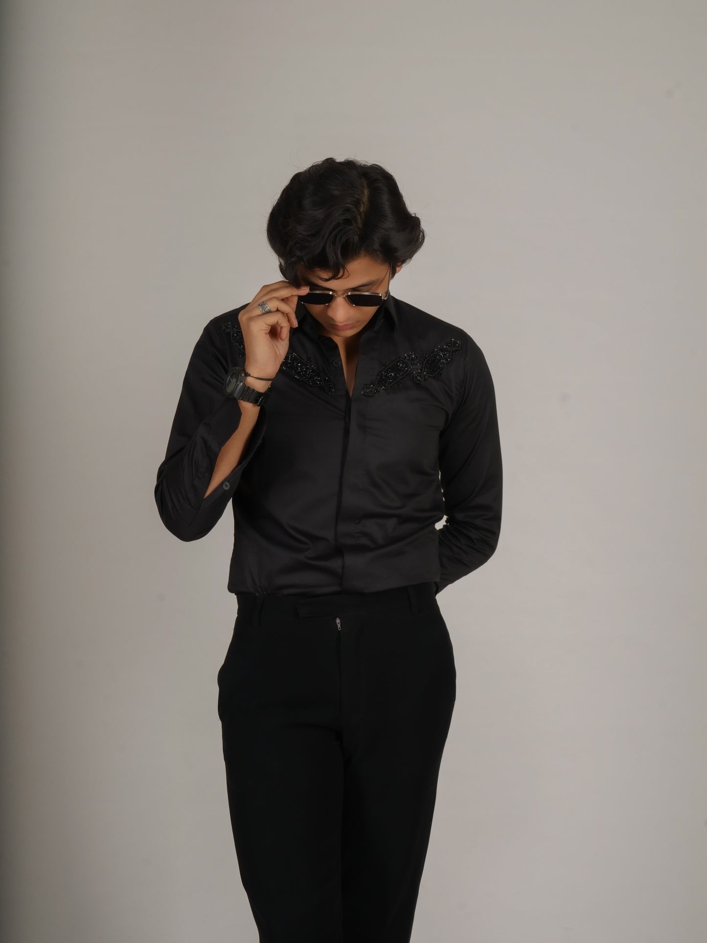 EMBROIDED BLACK SHIRT