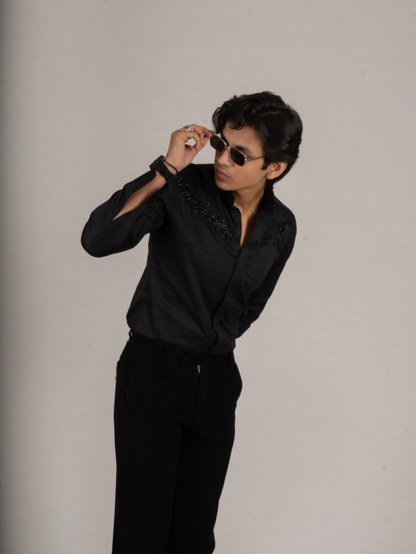 EMBROIDED BLACK SHIRT