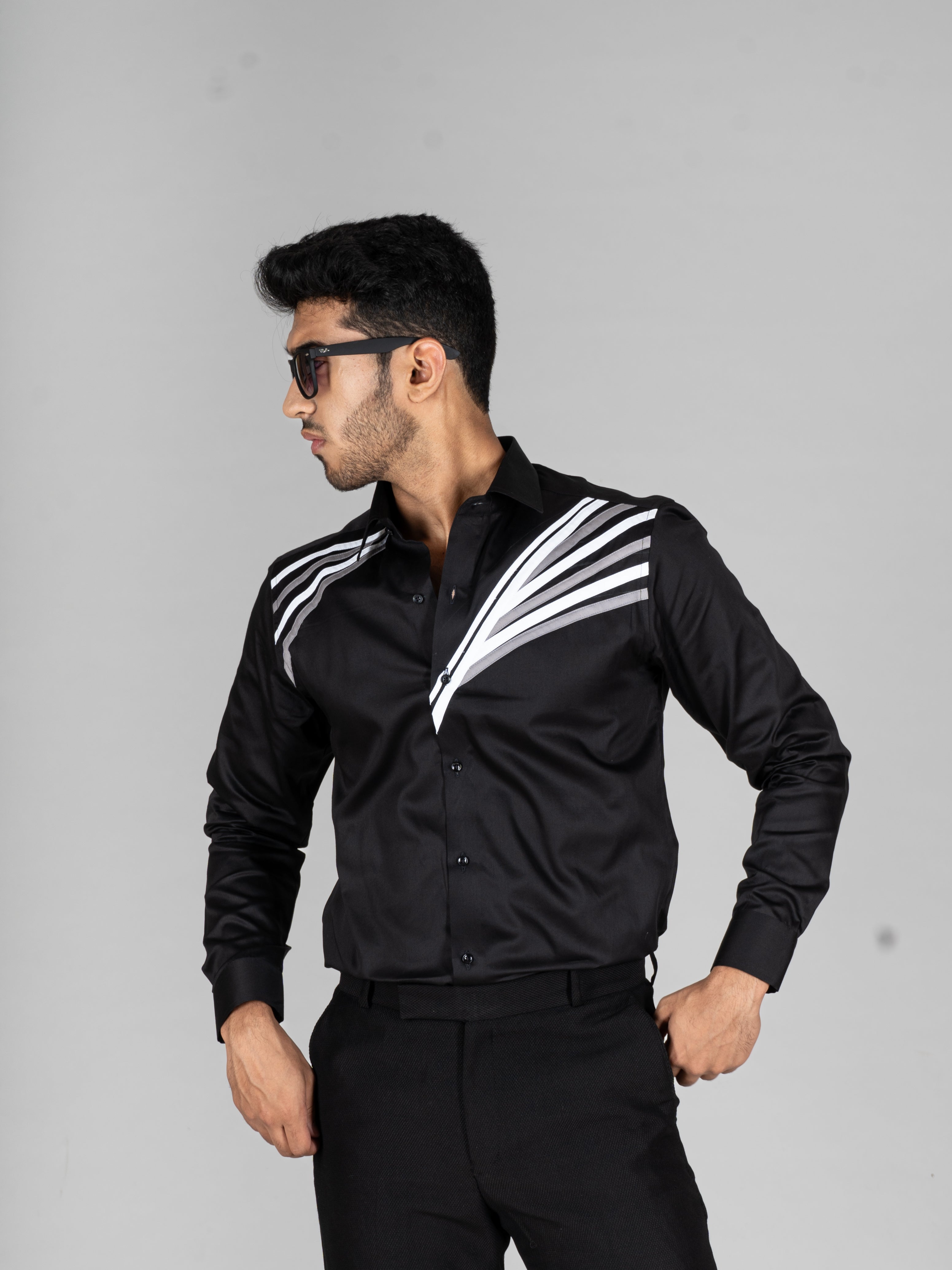 ARCH STRIPES BLACK SHIRT - Menoir