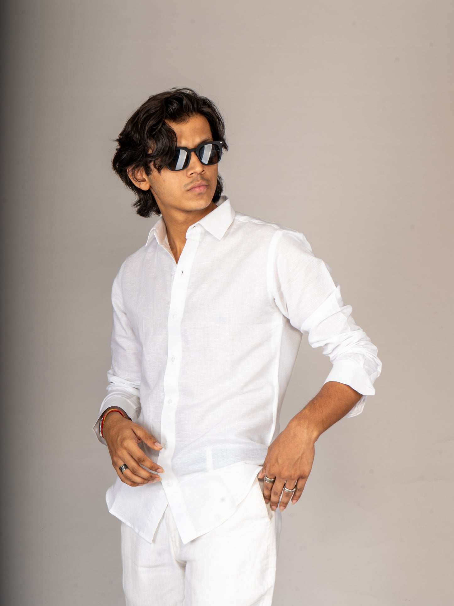 MN01 WHITE LINEN SHIRT